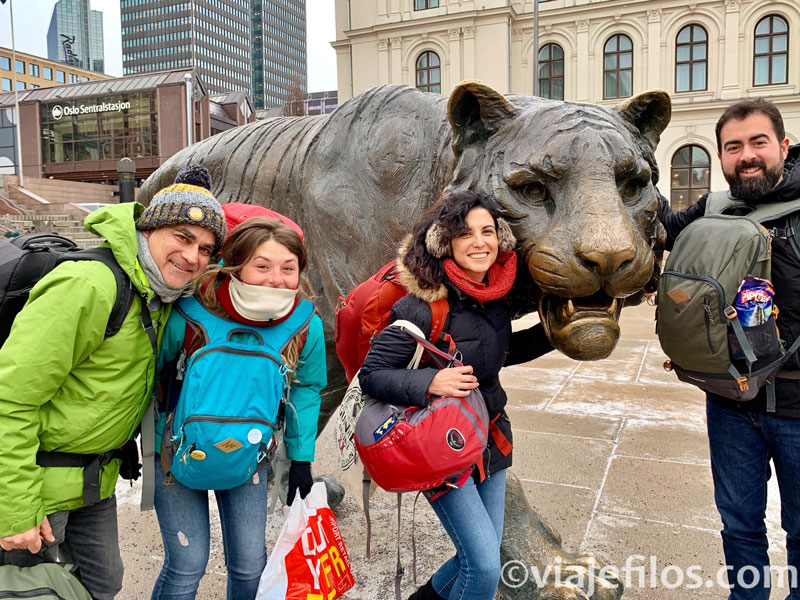 La estatua del Tigre de Oslo será con muchas posibilidades tu primera foto en un viaje a Oslo