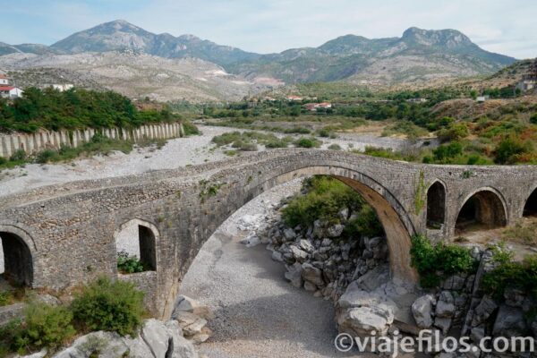Puente de Mes, Albania