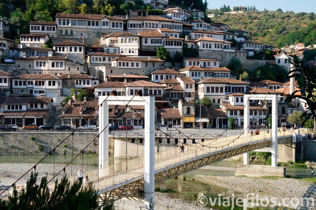 Berat, la ciudad albanesa de las mil ventanas