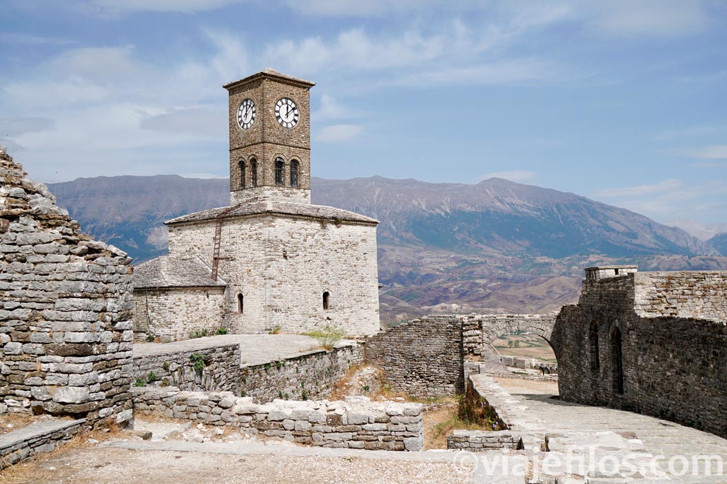 La Torre del Reloj del castillo de Gjirokastra