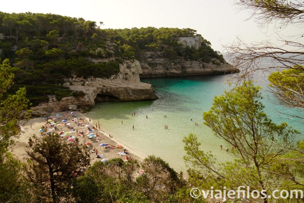 Cala Mitjana y cala Mitjaneta, dos más de las calas imprescindibles en Menorca