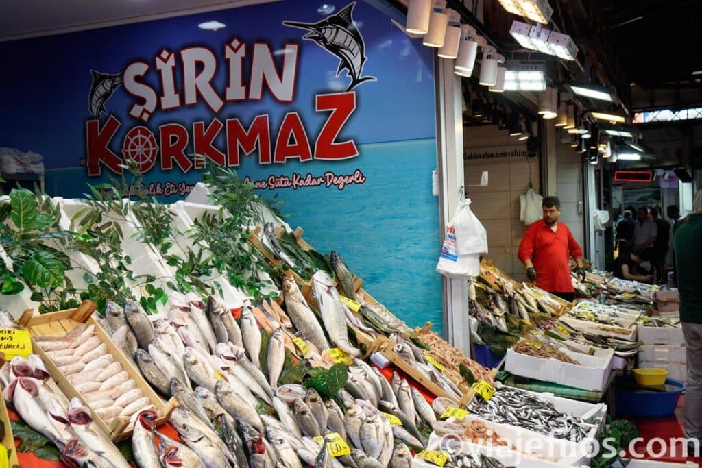 Karaköy Balik Evi, el mejor bocadillo de caballa de Estambul