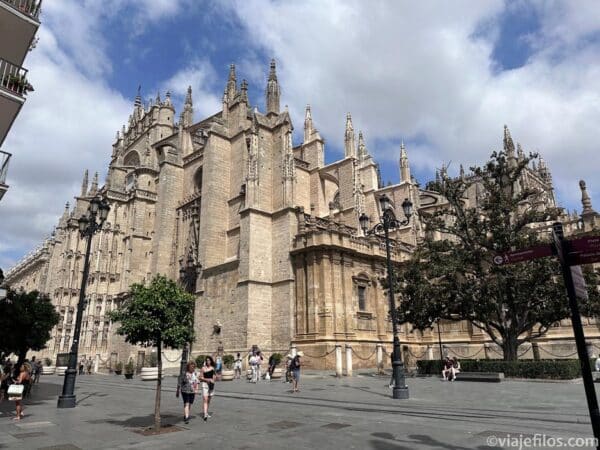 La catedral de la ciudad uno de los lugares que ver en Sevilla