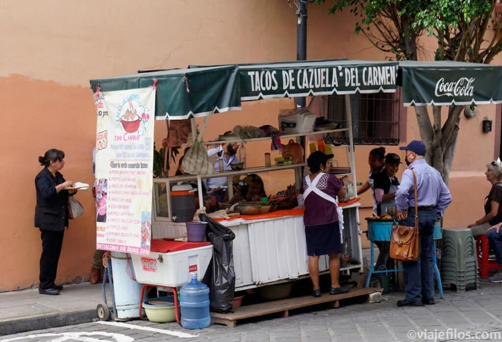 Cualquier calle vale para comer en Oaxaca