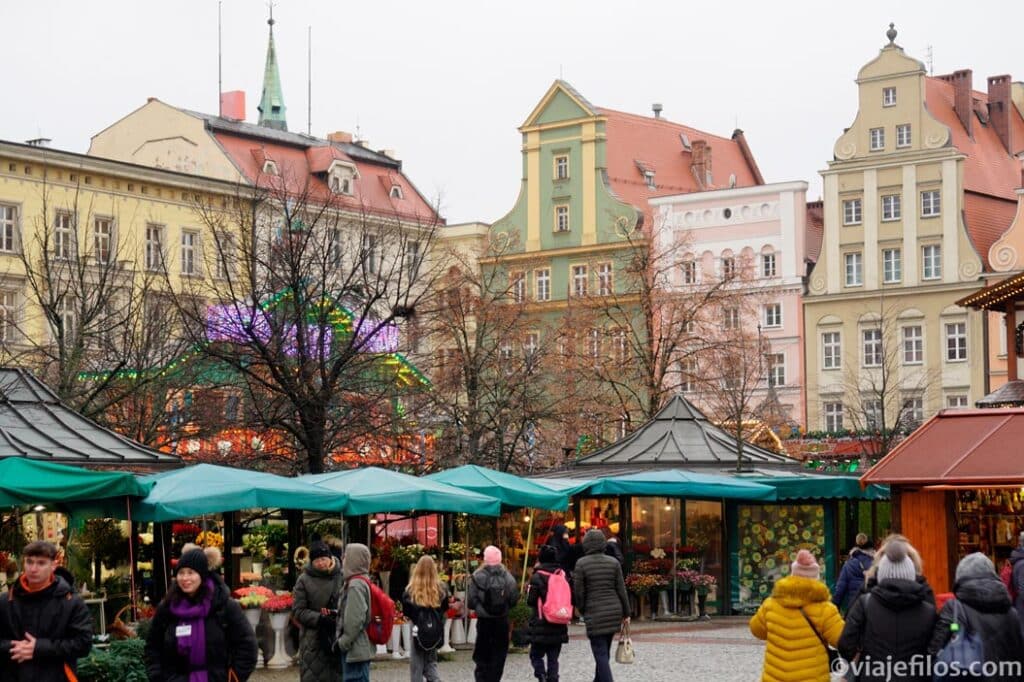 La plaza de la Sal y sus tradicionales puestos de flores