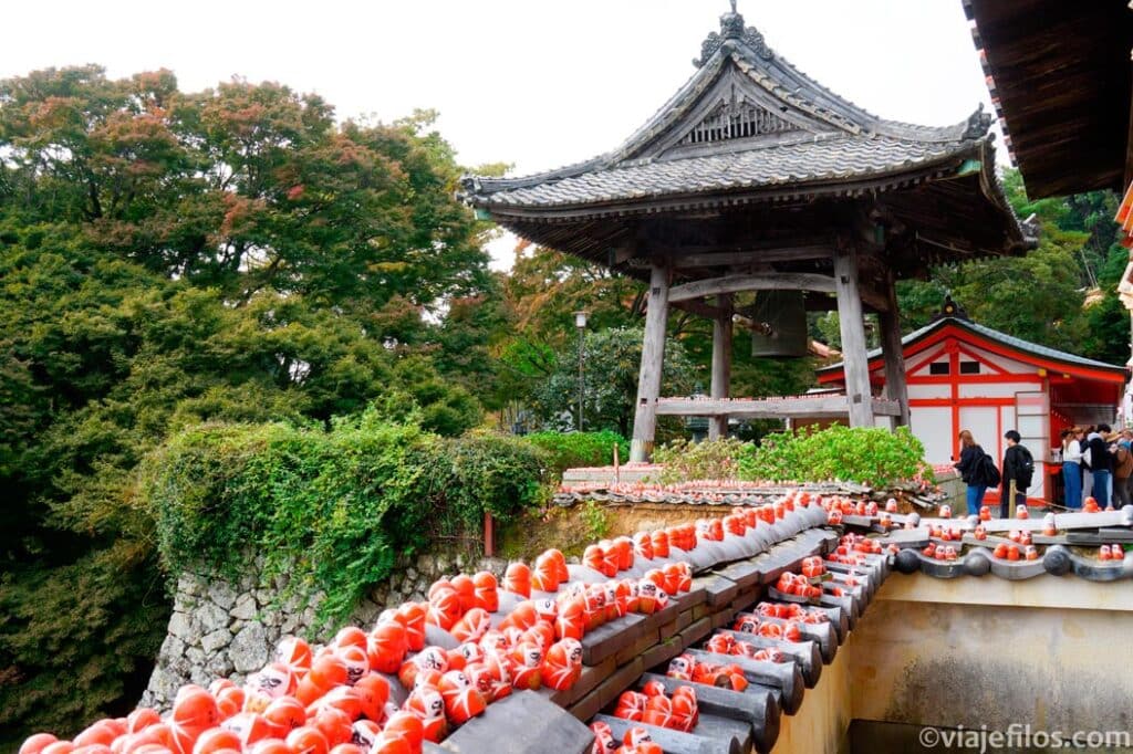 Katsuoji, el templo de los darumas