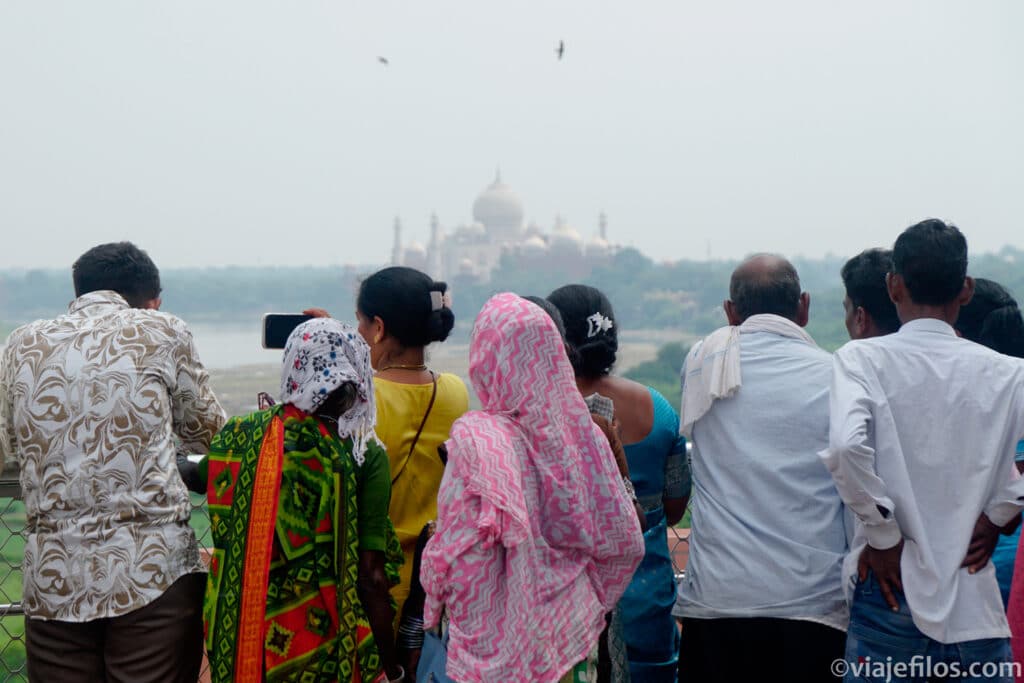 La vista del Taj Mahal desde el fuerte Rojo de Agra