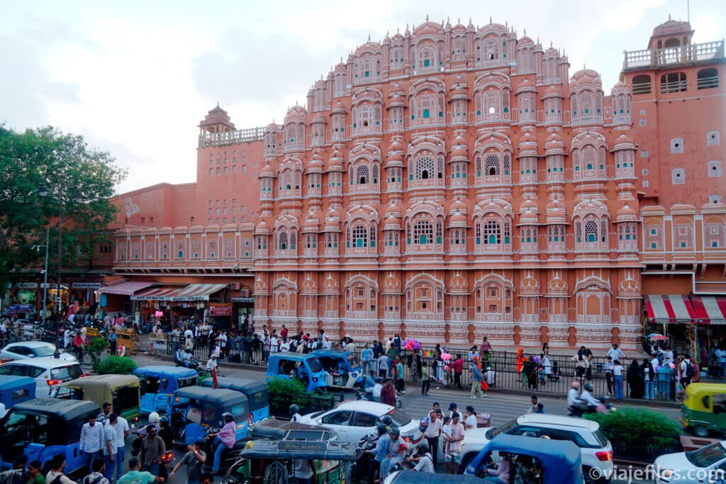 Hawa Mahal, el palacio de los vientos de Jaipur. Imprescindible en la ruta por el Triángulo de Oro de India en 7 días